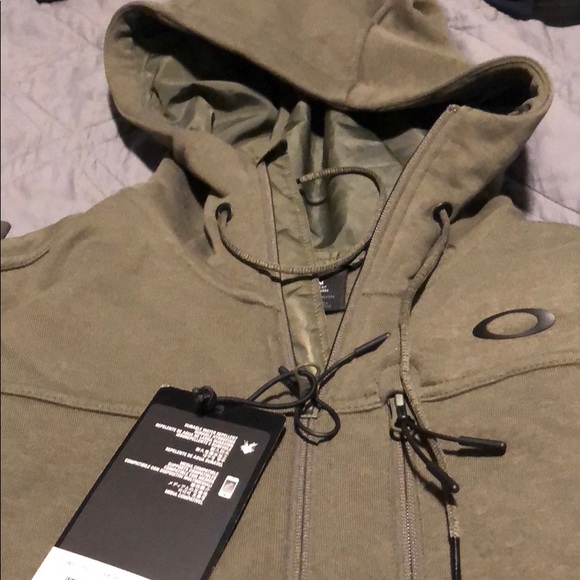 Oakley Other - Oakley hoodie